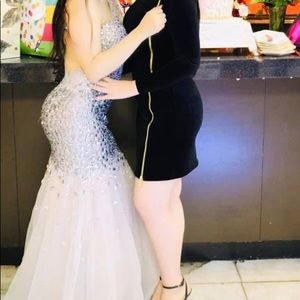 Selling this long dress . Only one time wore